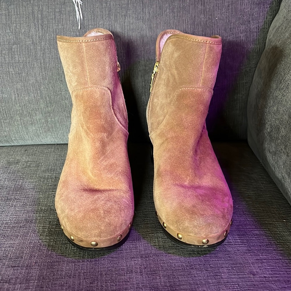 UGG healed boot (10)